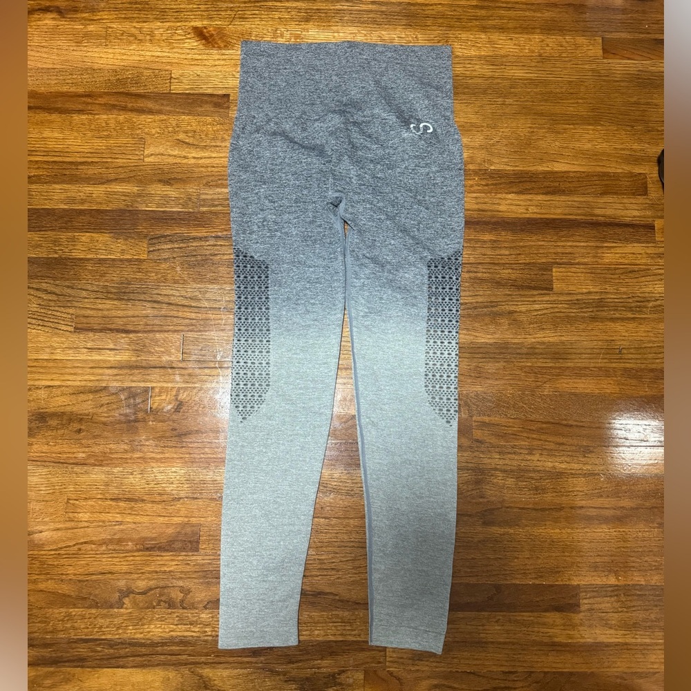 Brand new Curvesncombatboots scrunched leggings with lazer cutouts.